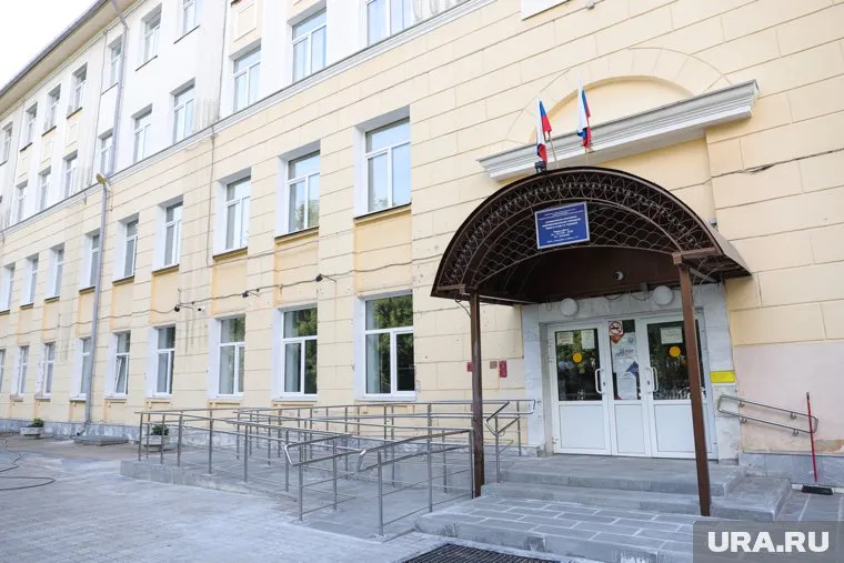 Отставка директора лицея №110 Ирины Виноградовой проходит со скандалом