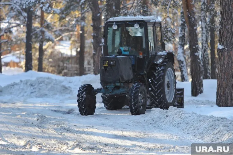 Контракт на уборку территории от снега стал камнем преткновения между властями Радужного и УК