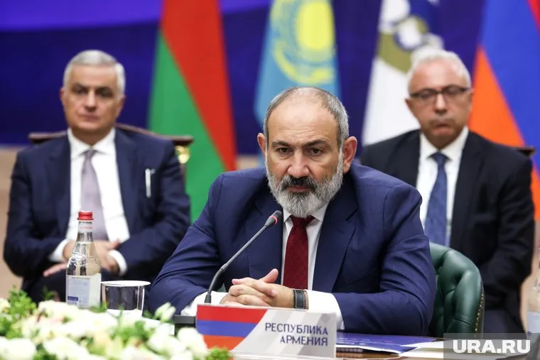 Бои в Карабахе не прекратились полностью, заявил Пашинян