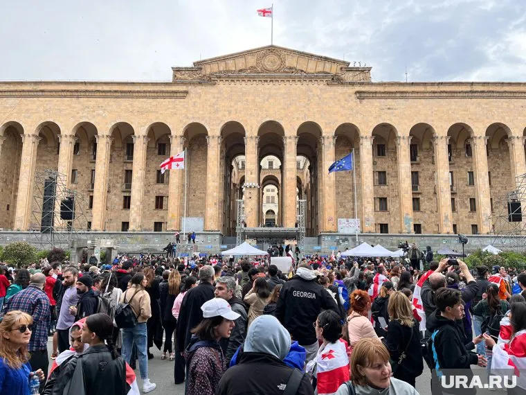 Протесты в Грузии возобновились с новой силой после решения парламента