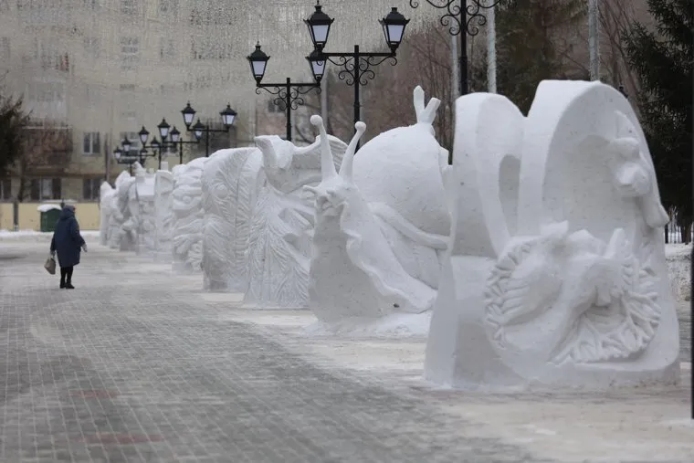 Снежные фигуры. Курган