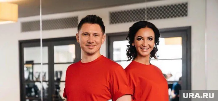 Шоумен собирается сыграть свадьбу с телеведущей в Барселоне