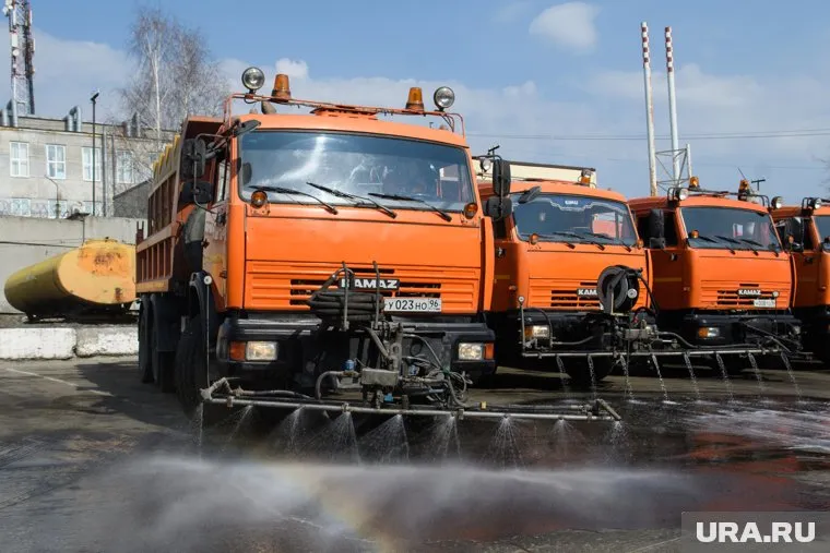 ДЭУ является основным исполнителем уборки и ремонта дорог на местах