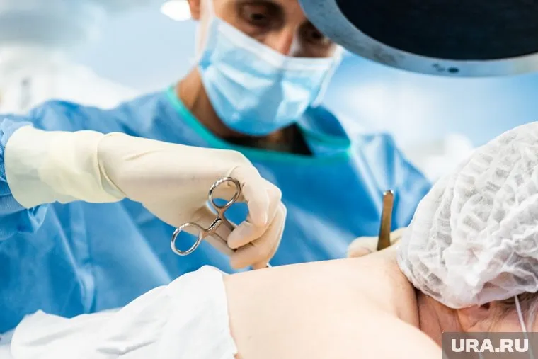Нижневартовские хирурги удалили четырехсантиметровую опухоль гортани