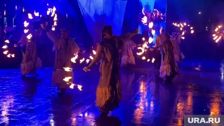 Театр огня «Гелиос» из Тюмени привлек внимание жителей ХМАО к выборам губернатора области пылающими факелами