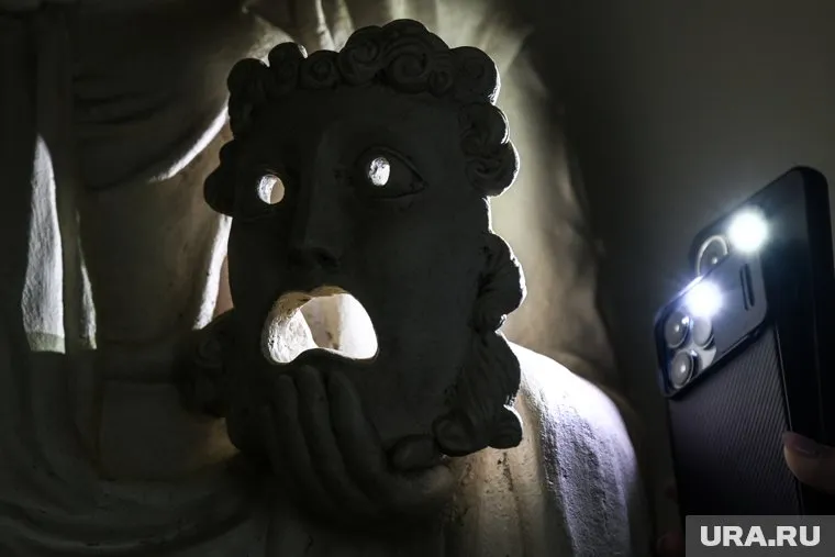 Мужчина прятал лицо под черной маской и выискивал жертв (архивное фото)