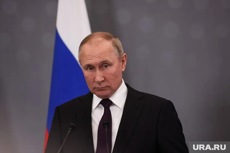 Путин подписал указ о лишении свободы для граждан, выполняющий незаконные требования международных организаций