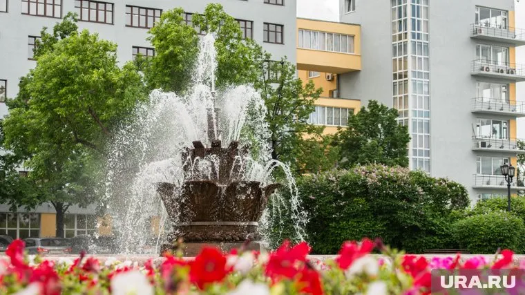 Неизвестные разрушили фонтан в Асбесте (Свердловская область)