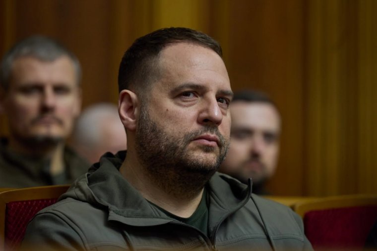 Зеленский лишился своей «главной кнопки»: как уход Ермака повлияет на украинский конфликт в целом