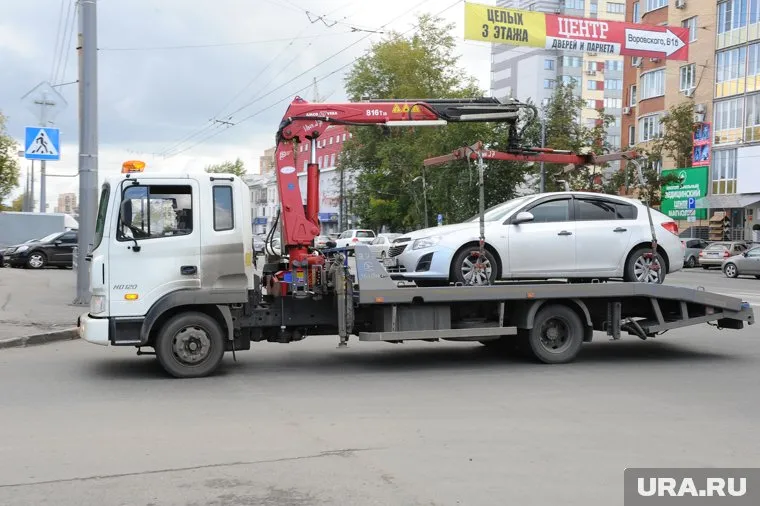 Машины эвакуировали из-за невидимых водителям дорожных знаков (фото из архива)