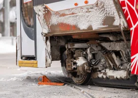 В Перми автобус с пассажирами столкнулся с трамваем