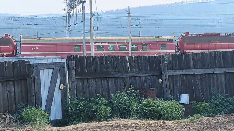 На место возгорания в воинской части в Забайкалье выехал пожарный поезд