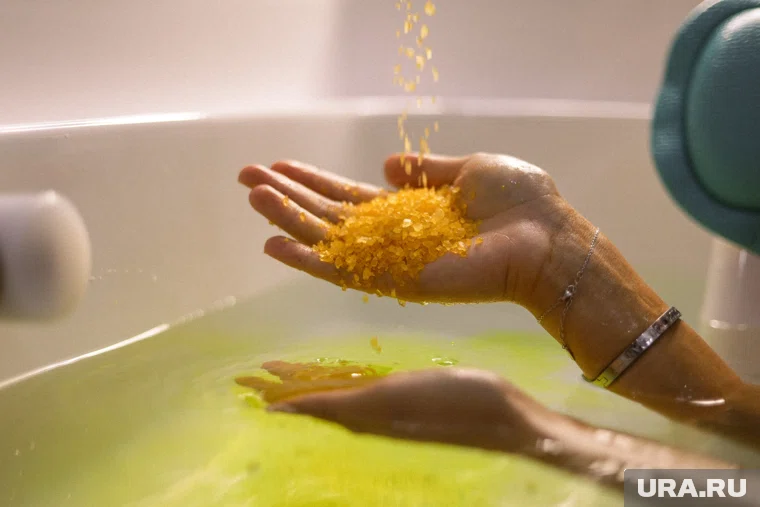 Женщина собиралась принять ванну, но внезапно ей стало плохо (архивное фото)