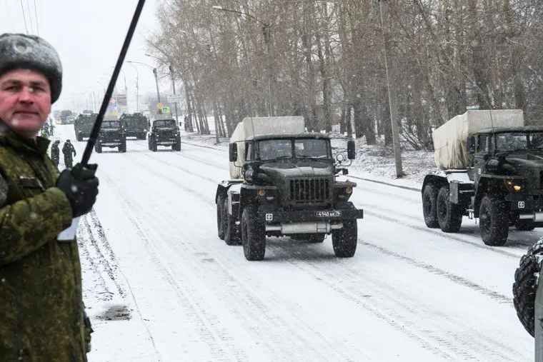 Репетиция парада на 2-ой Новосибирской. Екатеринбург