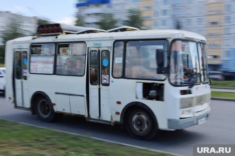 Дети пострадали, когда водитель иномарки не уступил дорогу автобусу