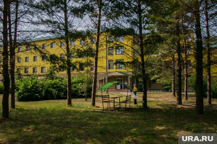 Санаторий «Лесники» расположен в сосновом бору в пригороде Кургана (архивное фото)