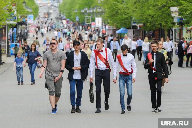 По мнению Яковлевой, всех не достигших 21 года должны осматривать педиатры