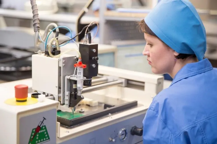 Пресс-тур в НПО "Центротех" ("дочка" УЭХК) производство литий-ионных аккумуляторов (Фото УЭХК)