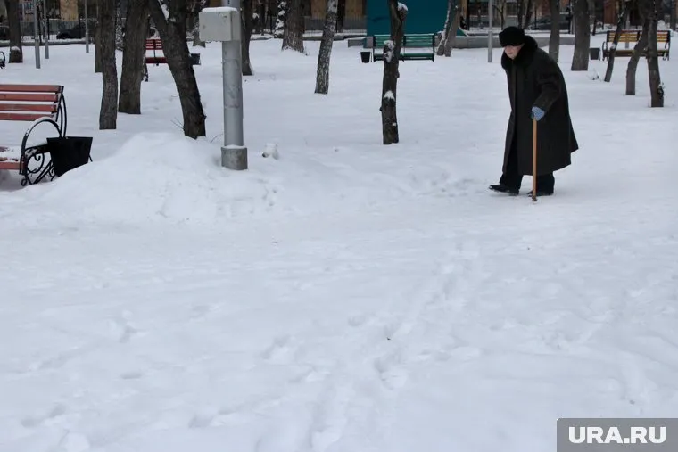 Женщина вместе с дочерью живет на одну пенсию (архивное фото)