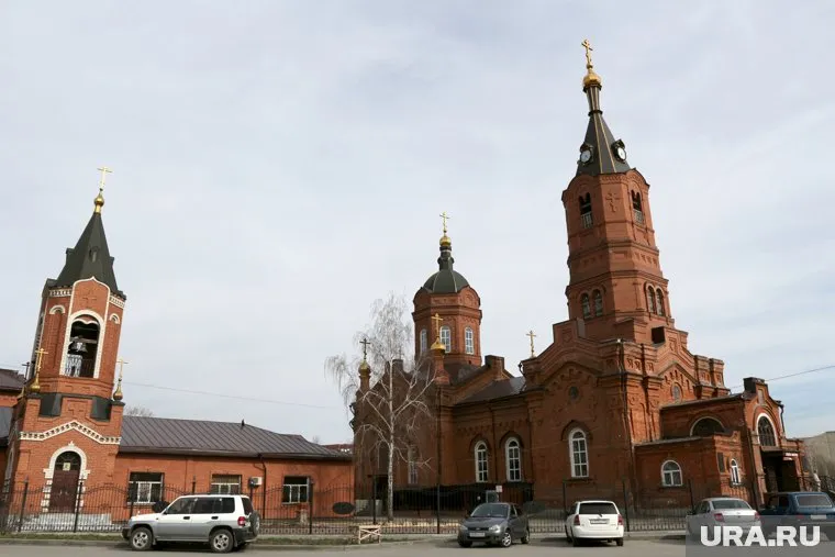 Службы с участием схиархимандита пройдут в соборе Александра Невского