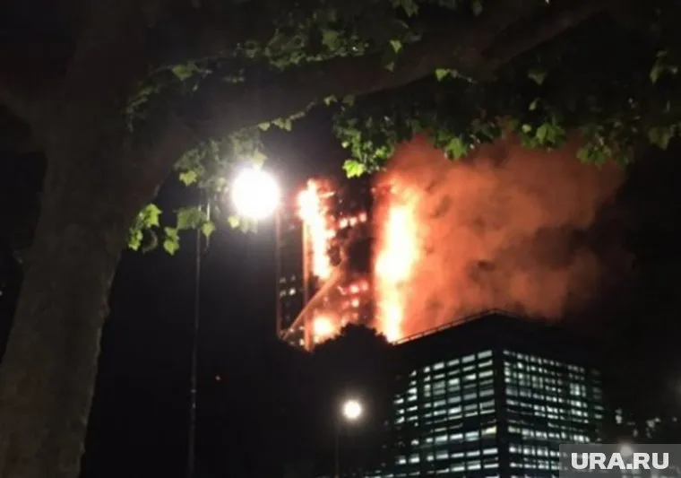 Жильцы оказались в огненной ловушке