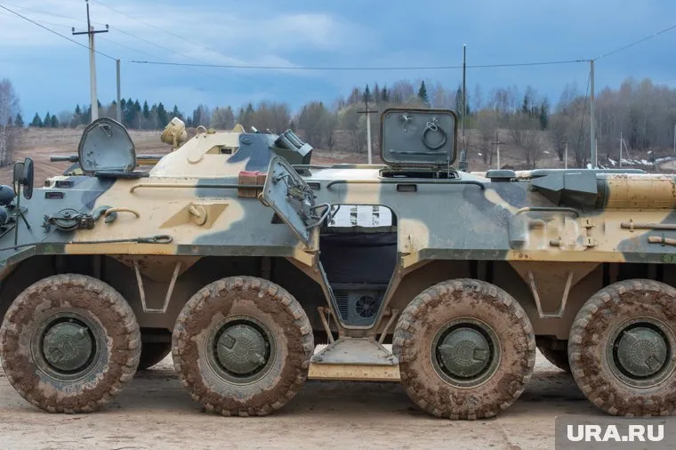 Жители Вороновки передвигались по воде на БТР