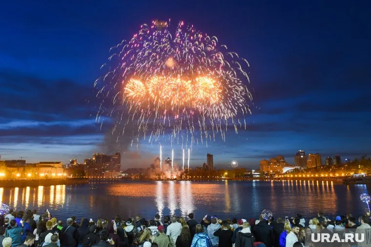 Жители смогут посмотреть праздничный салют