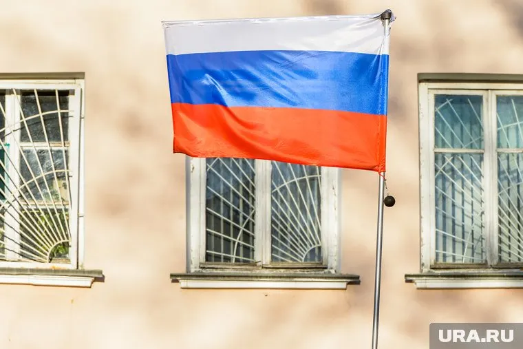 Над администрацией Артемовска водрузили флаг РФ, пишет пресс-служба Пригожина