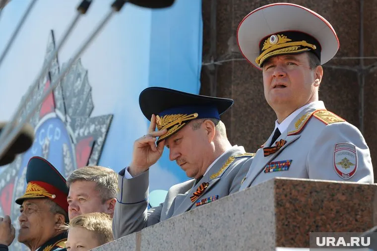 В ведомстве Юрия Никитина (в центре) ждут отставок, Андрея Сергеева (справа) - назначений