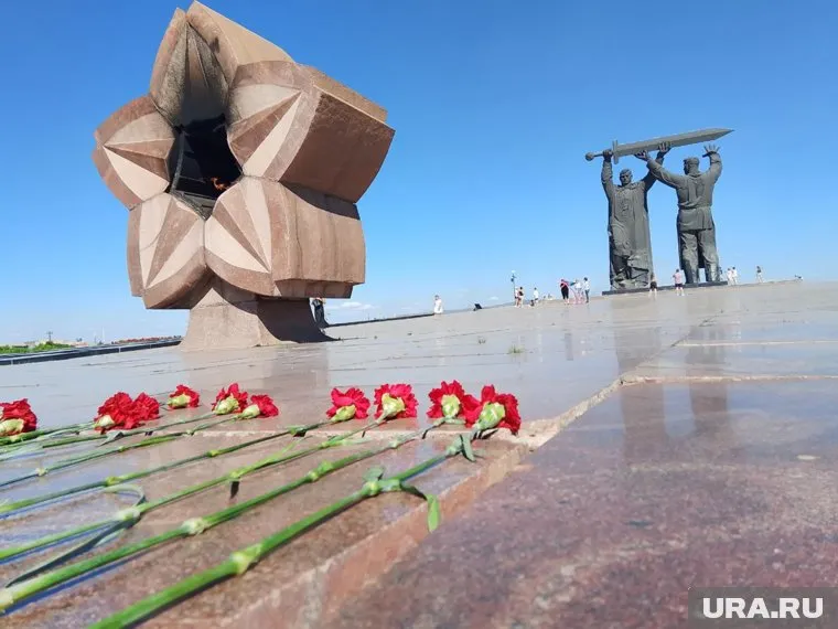 Вечный огонь и памятник «Тыл — фронту!» стали символами города