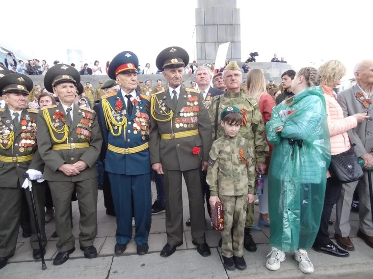 Парад Победы и Бессмертный полк Екатеринбург ДОБАВКА