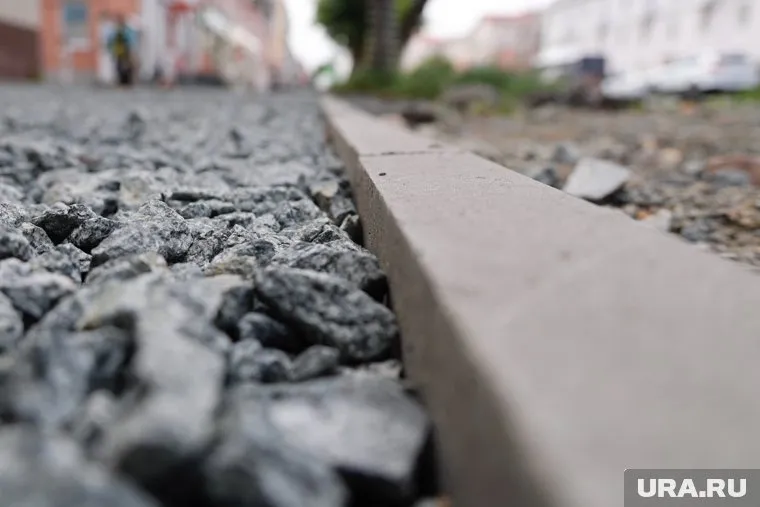 В Кургане укладывают асфальт на улице Школьной (архивное фото)