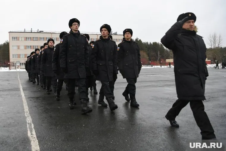 Молодые люди отправятся служить на Дальний Восток