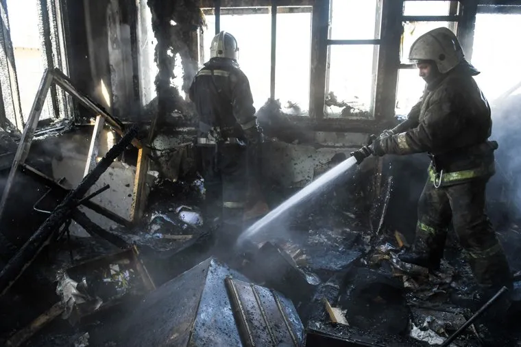 Пожар в здании Центрального Научно-исследовательского института металлургии и материалов (НИИ ЦНИИМ). Екатеринбург