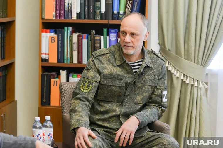 Воспитывать детей должны школы, семья и соцслужбы, уверен Голиков (архивное фото)