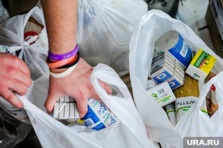 В Курганской области жители, чьи дома были подтоплены, получают гуманитарную помощь