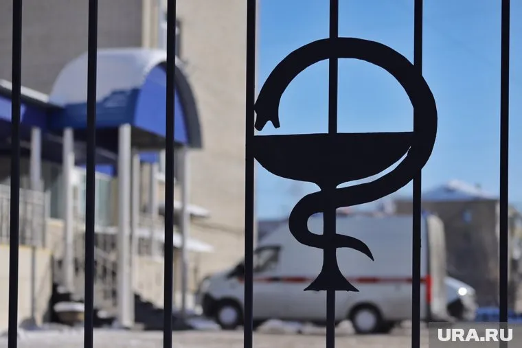 Мужчина был госпитализирован с диагнозом инфицированный термический ожог