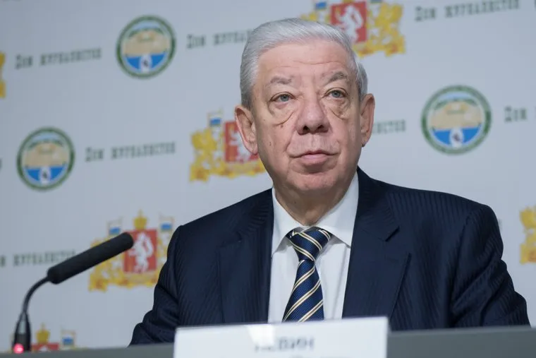 Награждение представителей СМИ прокуратурой СО в Доме журналистов. Екатеринбург, левин александр