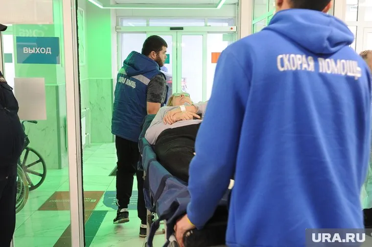 Из 56 пассажиров 17 госпитализированы: