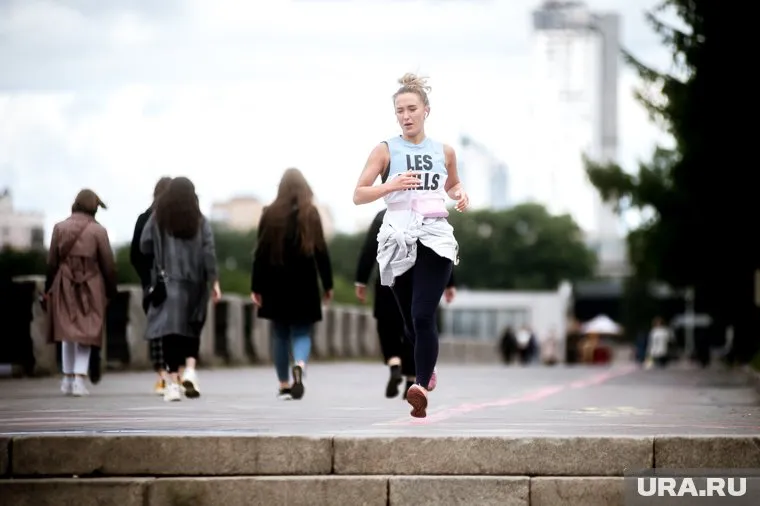 Спортивные люди менее подвержены заражению COVID-19, считает Наталья Половодова