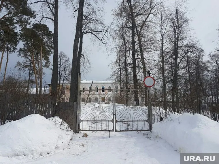 Церковь забрала себе большой имущественный комплекс, но обслужить его не может