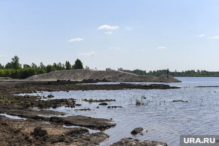 Работы на пляже планировали закончить 1 мая