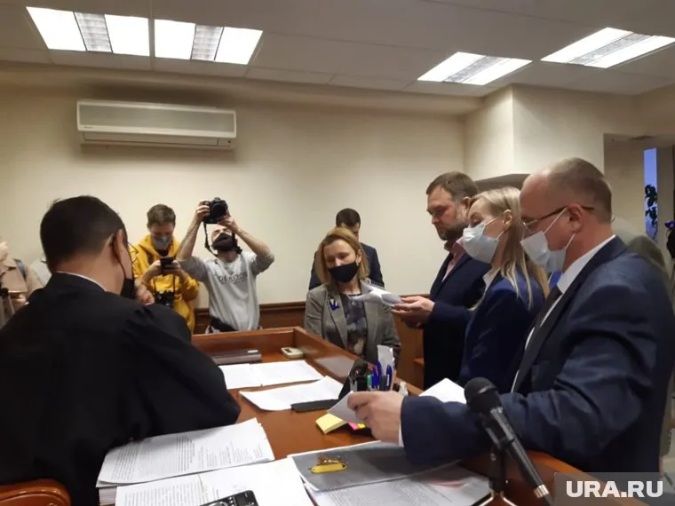 Часть жителей Екатеринбурга выступает против введения QR-кодов в регионе