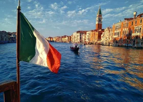 Средневековая башня в Риме рискует рухнуть полностью