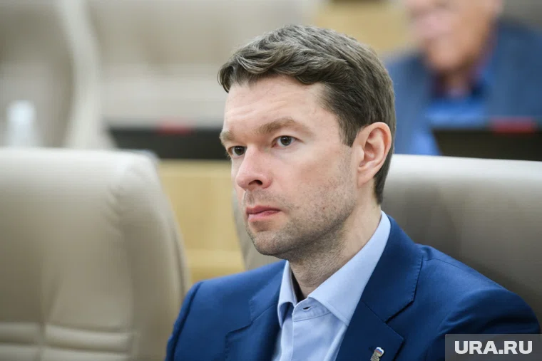 Алексей Вихарев включился в историю с застройкой на берегу озера