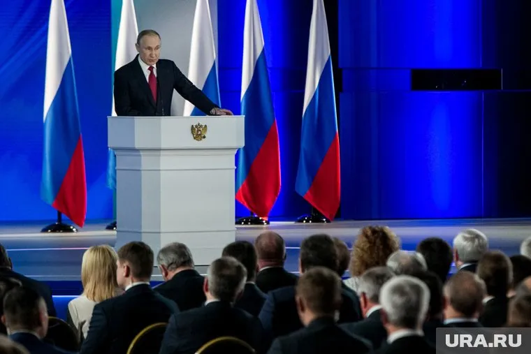 Владимир Путин заявил, что Россия использует силу, чтобы остановить Запад