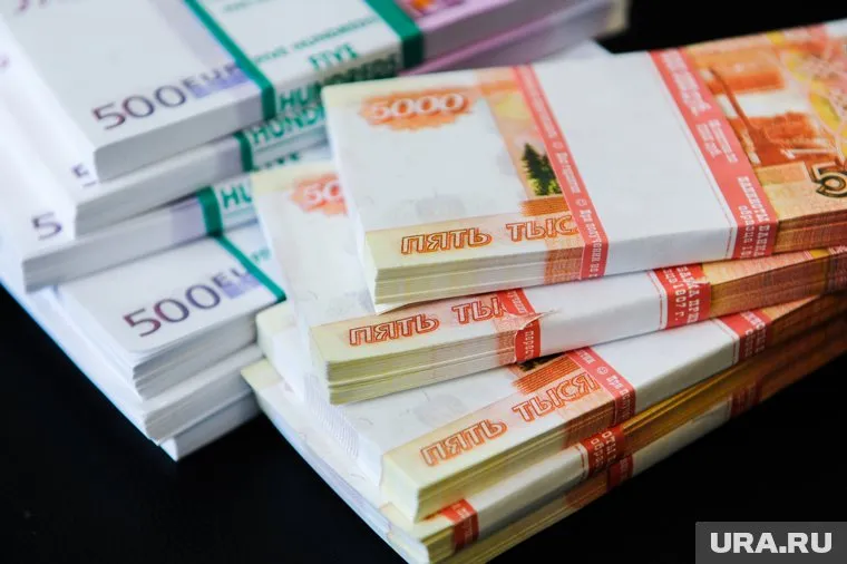 Курс рубля ставит антирекорды