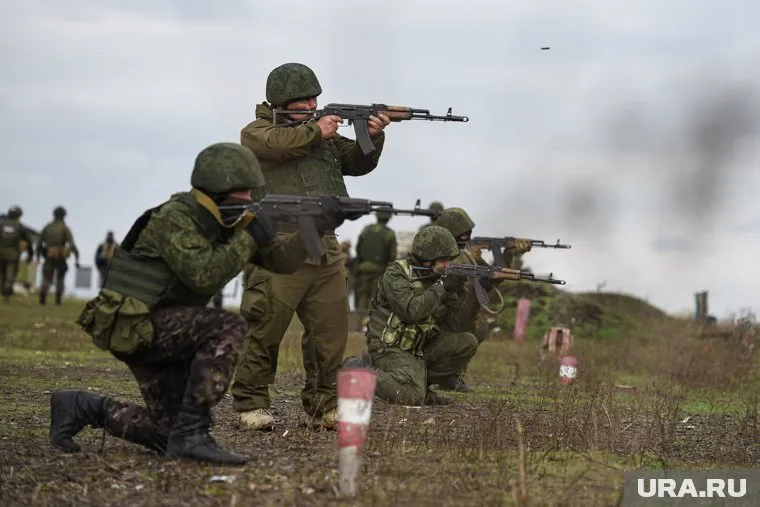 Бойцы «Вагнера» возводят и обустраивают под Лисичанском несколько линий обороны