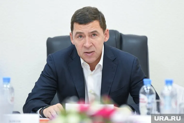 Евгений Куйвашев досрочно выделил деньги на реконструкцию «Калининца»