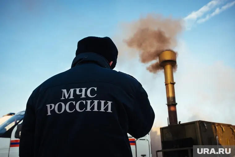 При обрушении крыши здания погиб один человек